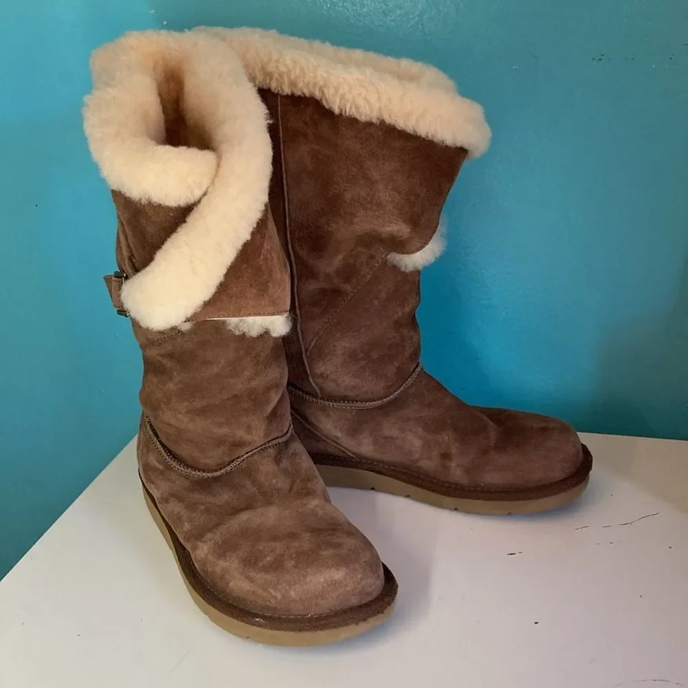 UGG Size 7 Brown Suede Leather Boots Sheepskin Lined 5358 Side Buckle 38 EU
